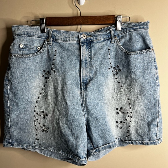 Lazer jeans denim shorts with sequins and beads size 18 - Picture 1 of 8